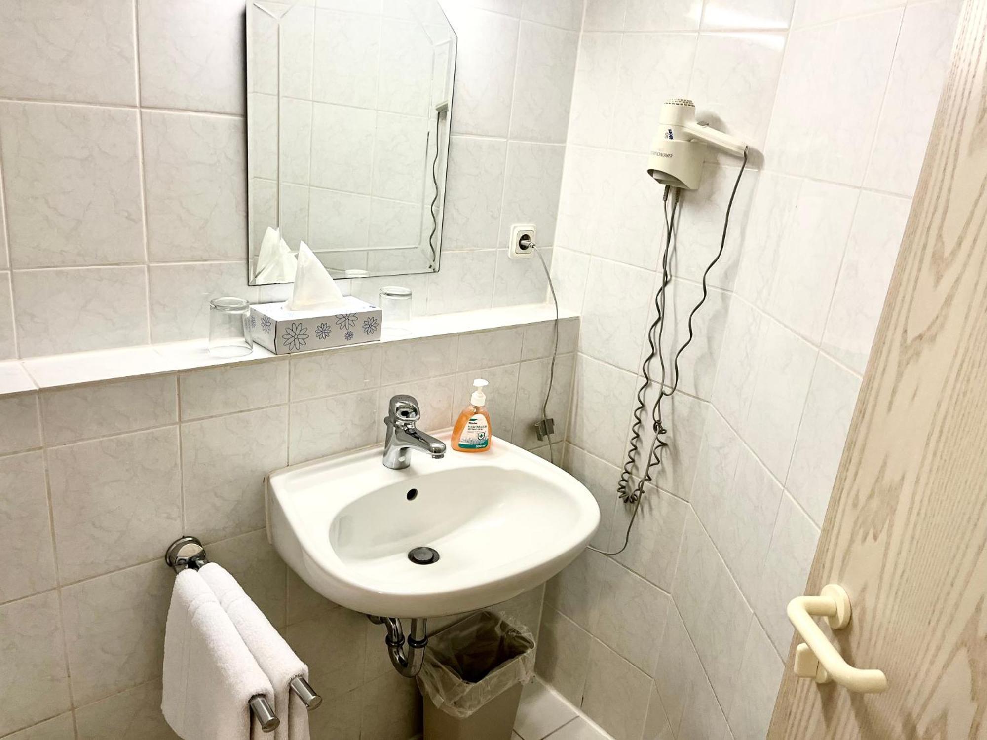 Hotel Garni Am Schaefersberg Niedernhausen Εξωτερικό φωτογραφία