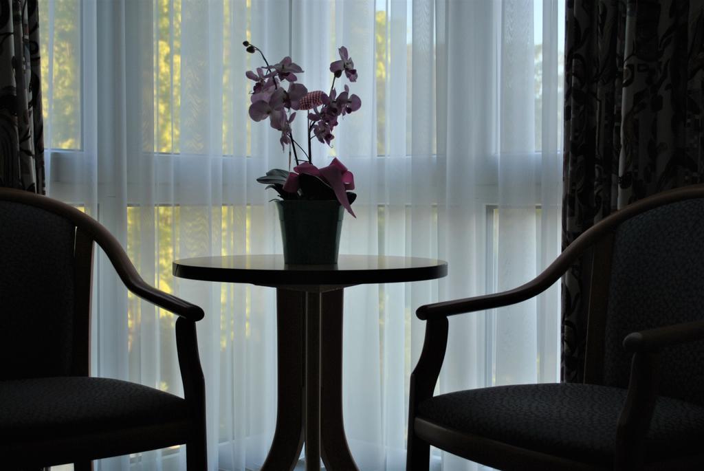 Hotel Garni Am Schaefersberg Niedernhausen Δωμάτιο φωτογραφία
